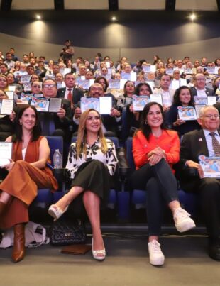 Reconocimiento a trayectoria